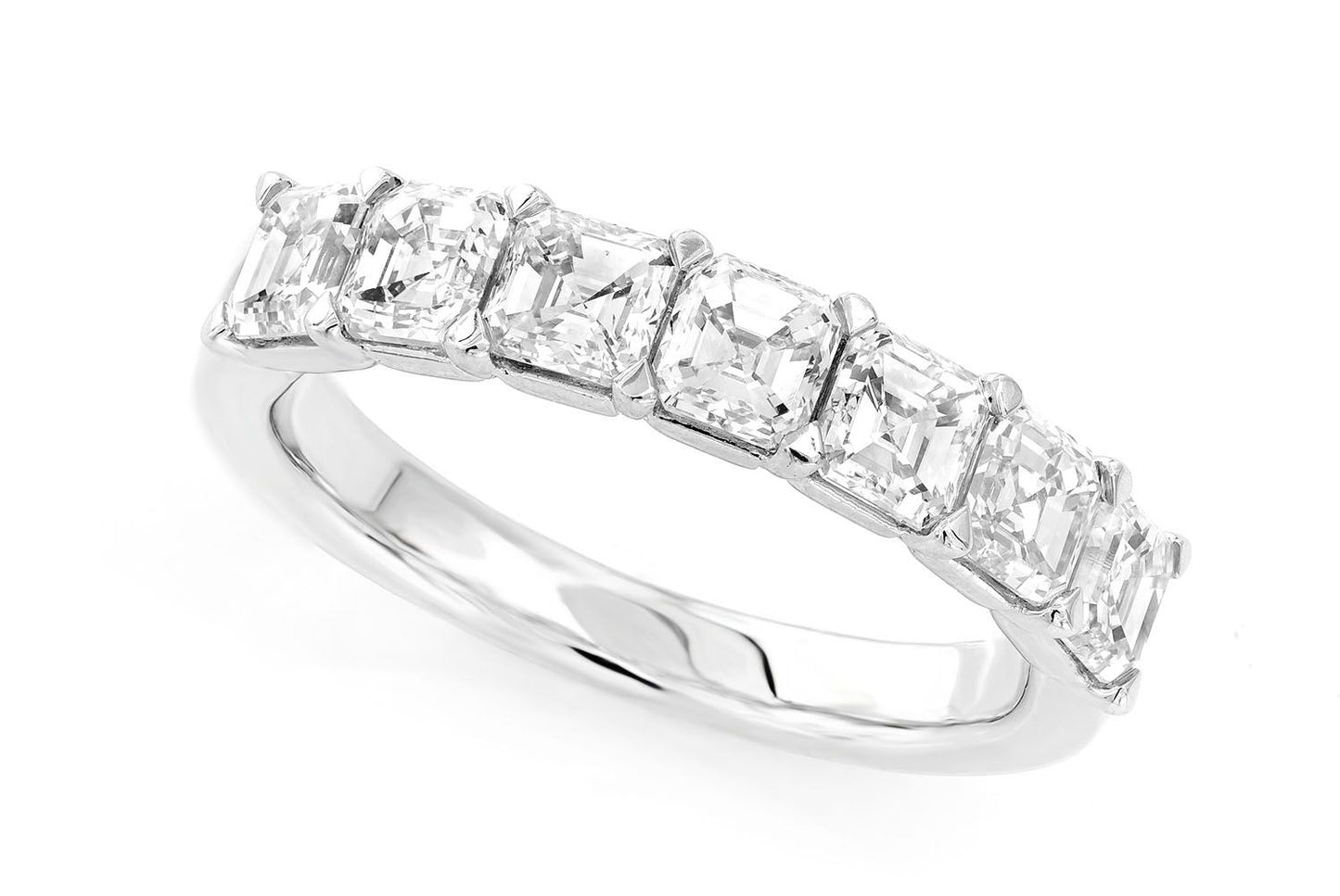 Бриллиантовое кольцо ASSCHER 30PTR из цельного золота 14 карат весом 2,19 карата