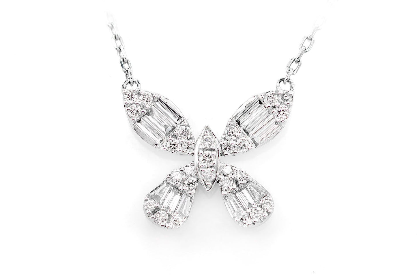PANDANT CU BAGHETĂ ȘI FLUTURE ROTUND CU DIAMANTE, COLIER ATAȘAT, AUR MASIV DE 14K, 0.35CT