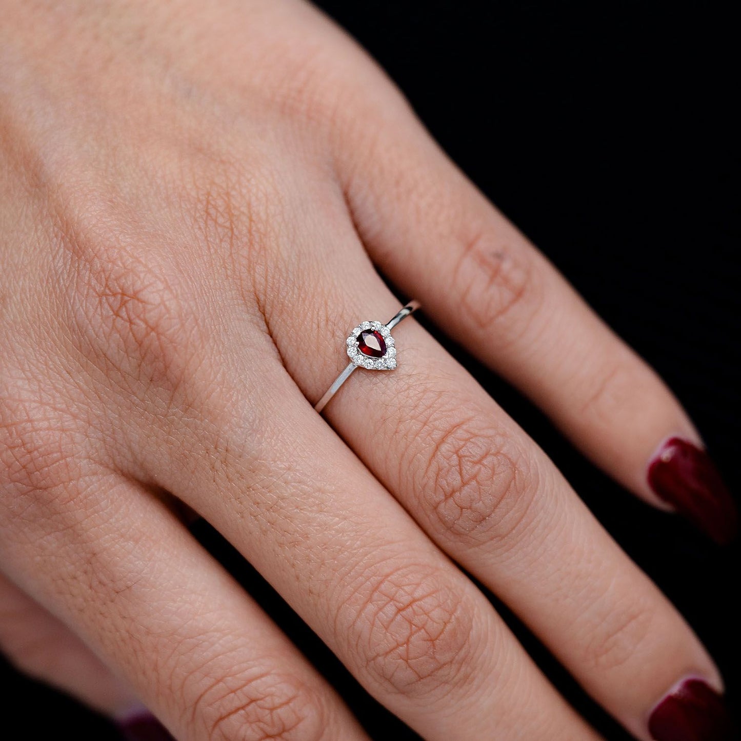INEL DE LOGODNĂ CU RUBIN ȘI DIAMANTE ÎN FORMĂ DE PARĂ - 100% NATURAL - AUR MASIV DE 14K - 0.08CT