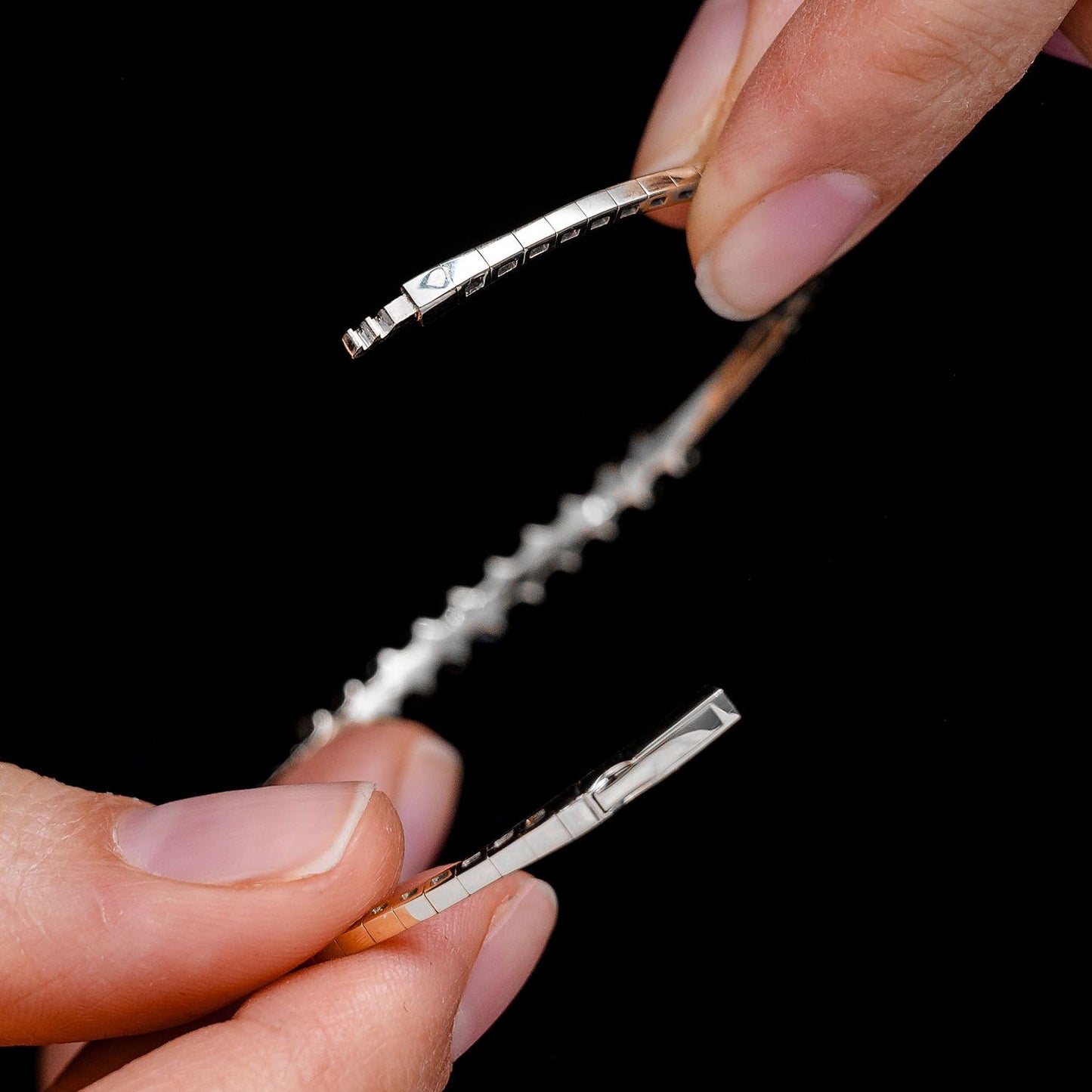 BRĂȚARĂ FLEXIBILĂ CU DIAMANTE, FORMAT BAGUETTE, AUR MASIV DE 14K, 0.85 CT