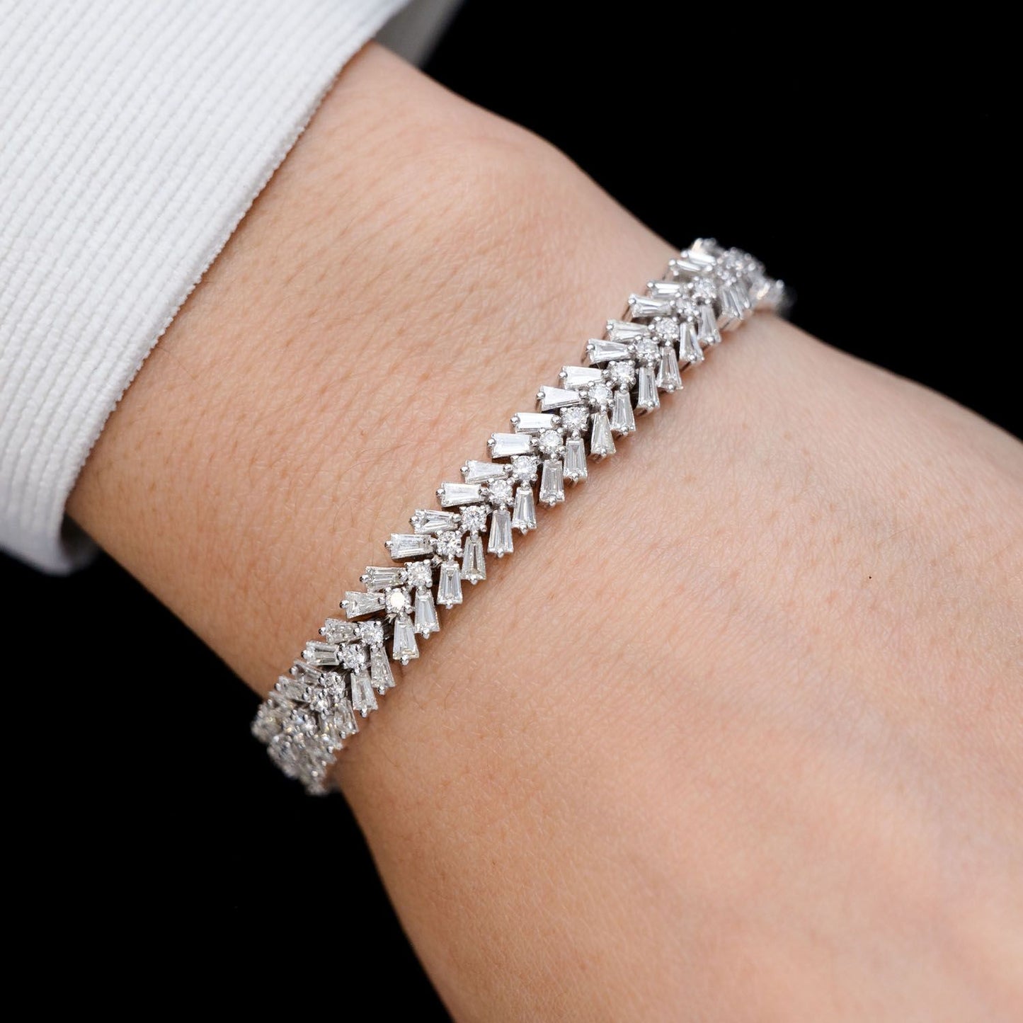 FANCY BAGUETTE AND ROUND DIAMOND BRACELET 14K 1.50CTW
