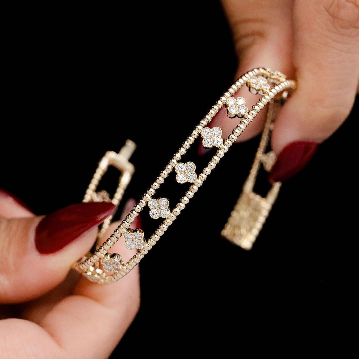 DIAMOND BEADED OPEN CLOVER FLEX BANGLE BRACELET 0.90CTW 14K SOLID GOLD