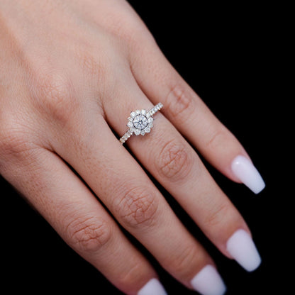 TWO LAYER CLUSTER HALO DIAMOND ENGAGEMENT RING - 1.00CTW