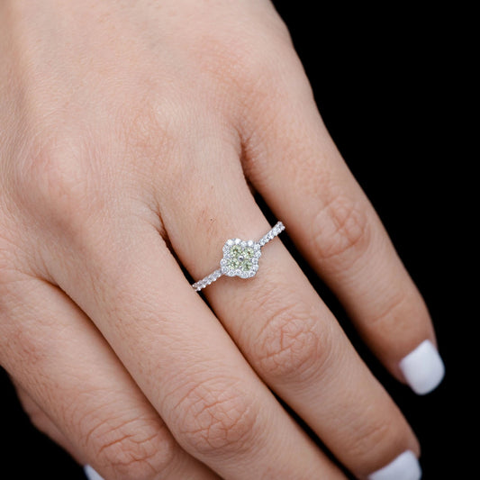 INEL CU TRIFOI VERDE ȘI DIAMANTE CU HALO, AUR MASIV DE 14K, 0.25CT 