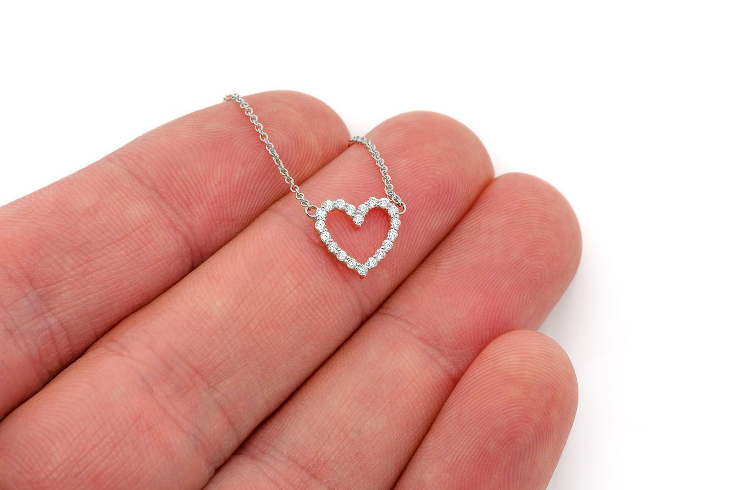 PANDANT CU INIMĂ ȘI DIAMANT, AUR MASIV DE 14K, 0.15CT