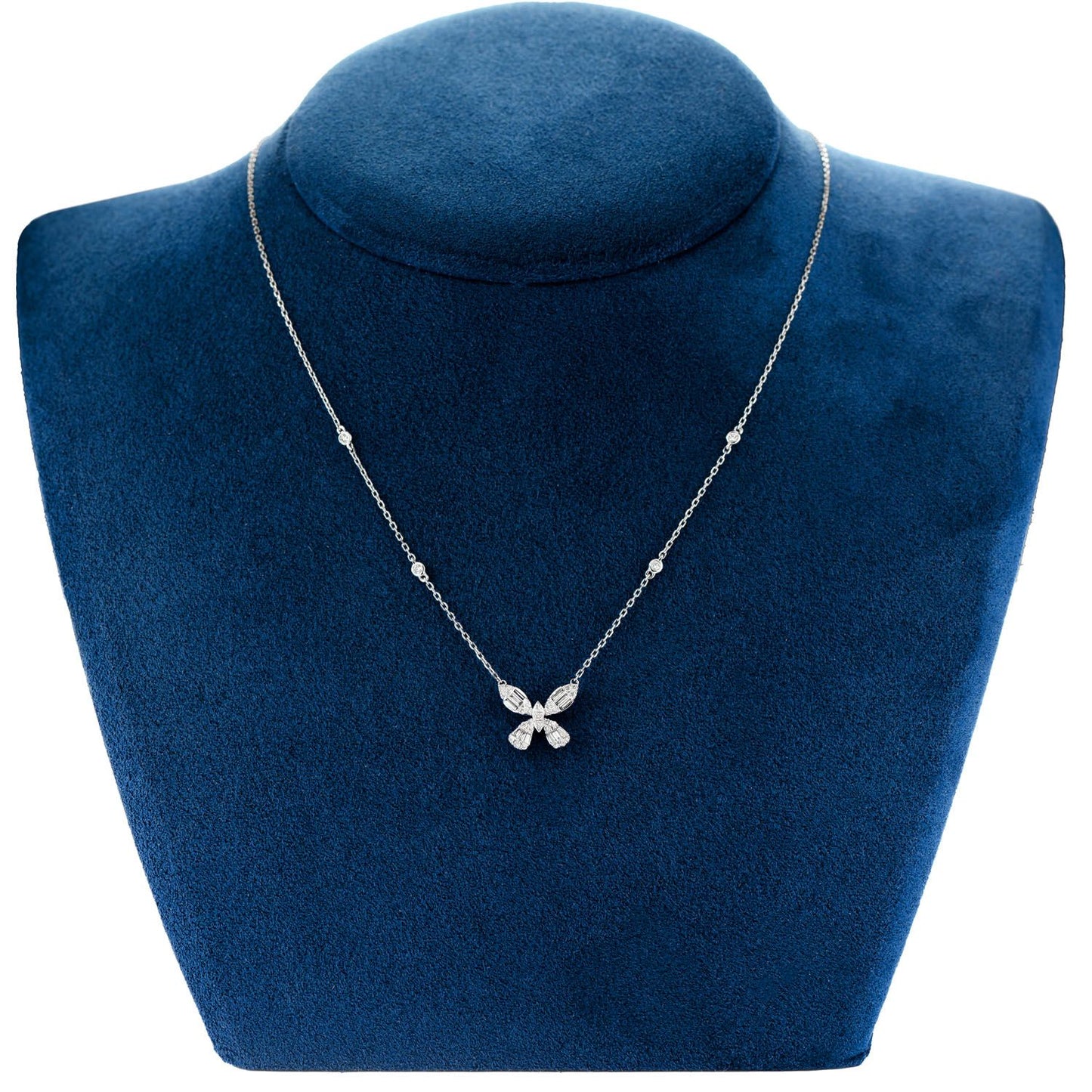 PANDANT CU BAGHETĂ ȘI FLUTURE ROTUND CU DIAMANTE, COLIER ATAȘAT, AUR MASIV DE 14K, 0.35CT