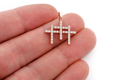 PANDANT CU TRIPLU DIAMANT, AUR MASIV DE 14K, 0.45CT