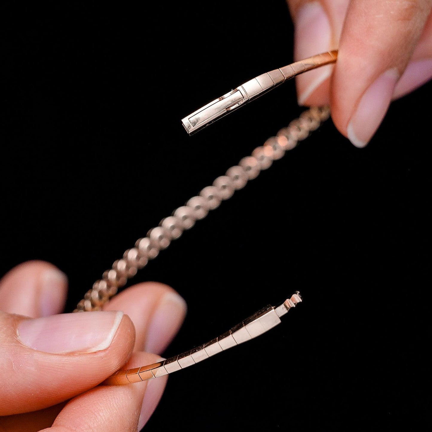 BRĂȚARĂ CU DIAMANTE MILGRAIN FLEX, AUR MASIV DE 14K, 1.00CT