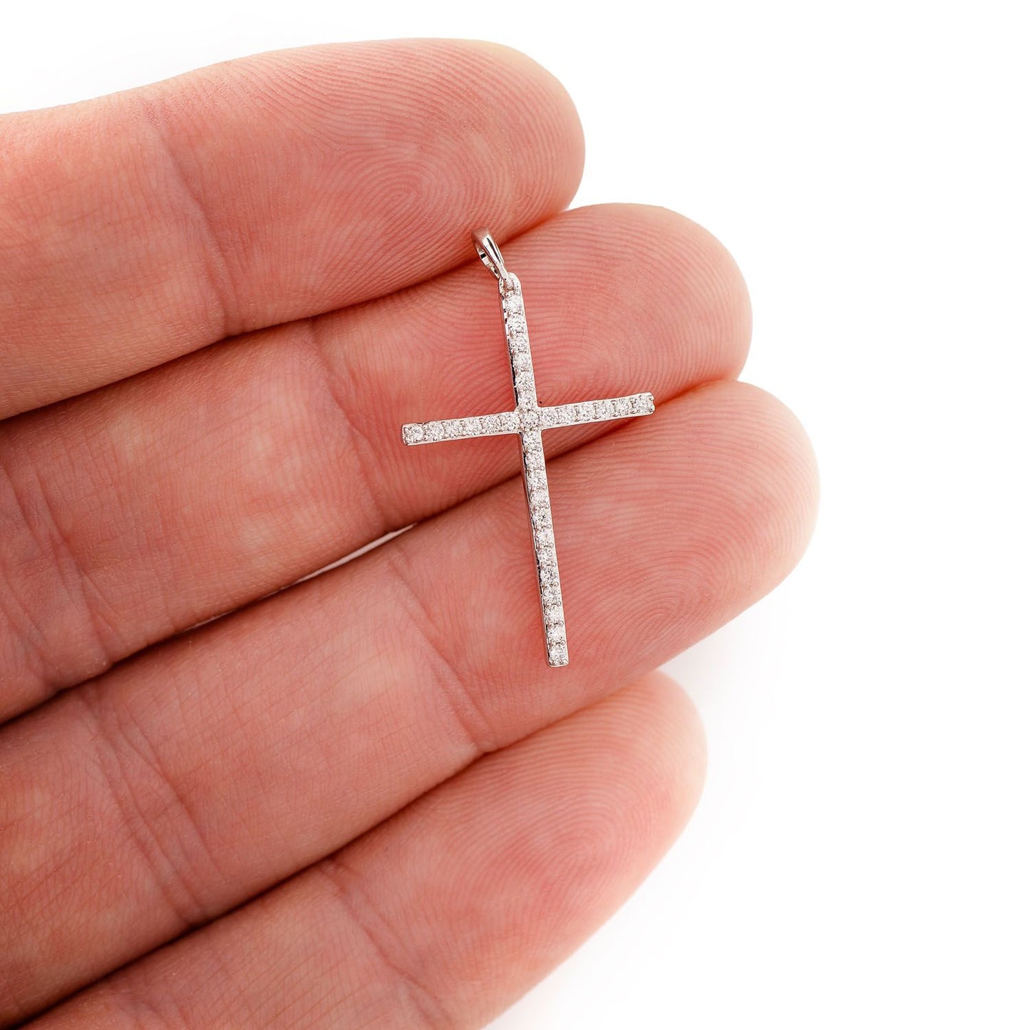 PANDANT MINIMALIST CU CRUCE LUNGĂ CU DIAMANTE, AUR MASIV DE 14K, 0.25CT