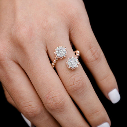 INEL CU DIAMANTE BYPASS, AUR MASIV DE 14K, 0.66CT
