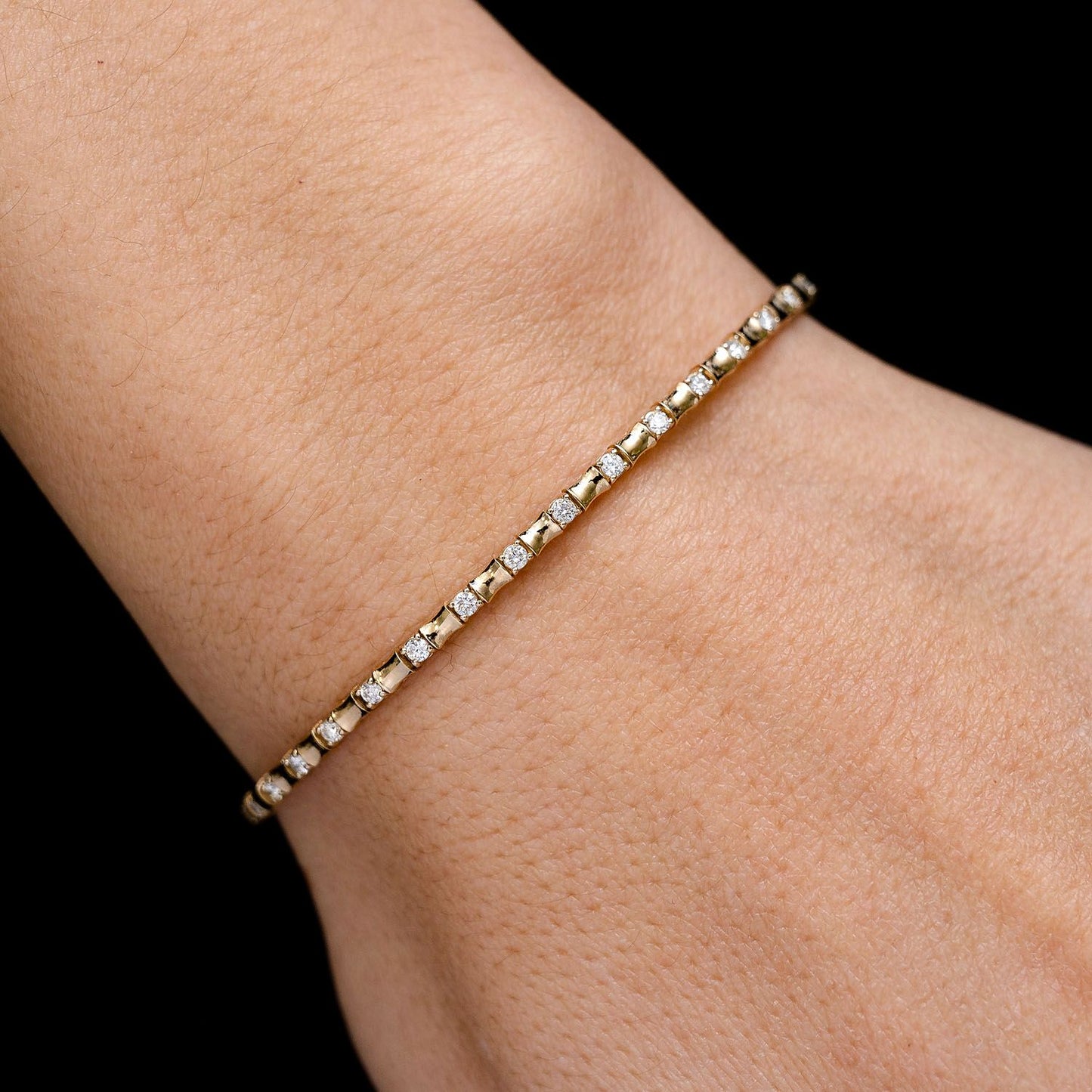 CURVED BEAD AND ROUND DIAMOND FLEX BANGLE BRACELET 14K SOLID GOLD 0.40CTW