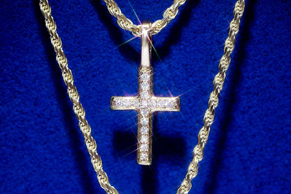 PANDANT CU DIAMANT CU CRUCE ÎN UNGHI, AUR MASIV DE 14K, 0,05 CT