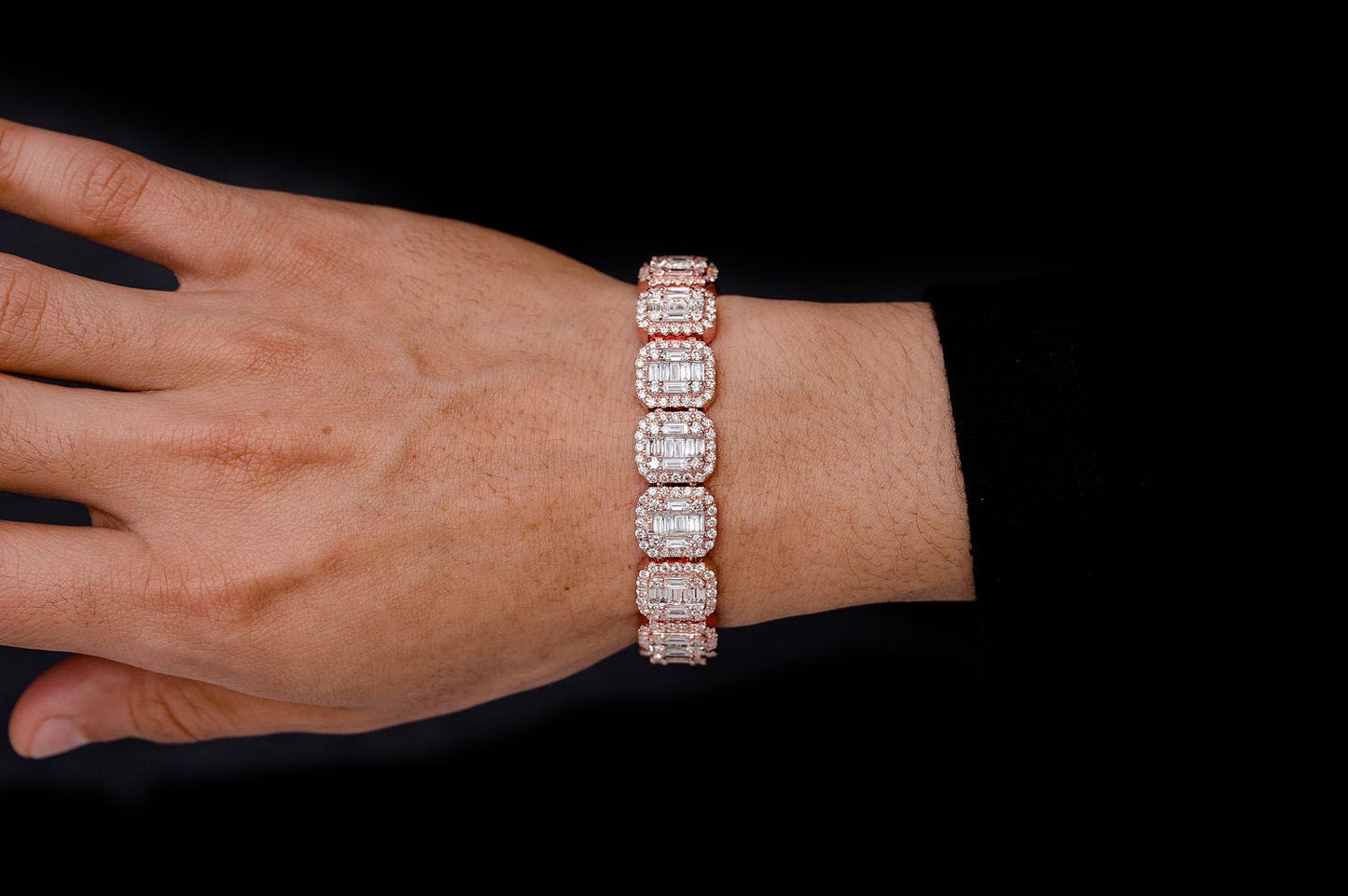 BAGUETTE RAISED RECTANGULAR LINK BRACELET 14K   19.00CTW