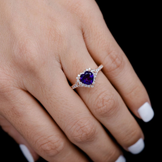 INEL CU INIMĂ, AMETIST ȘI DIAMANT, HALO, AUR MASIV DE 14K, 1.50CT