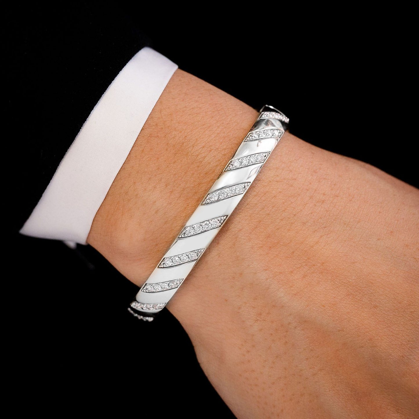 STRIPED DIAMOND BANGLE 1.00CTW 14K SOLID GOLD